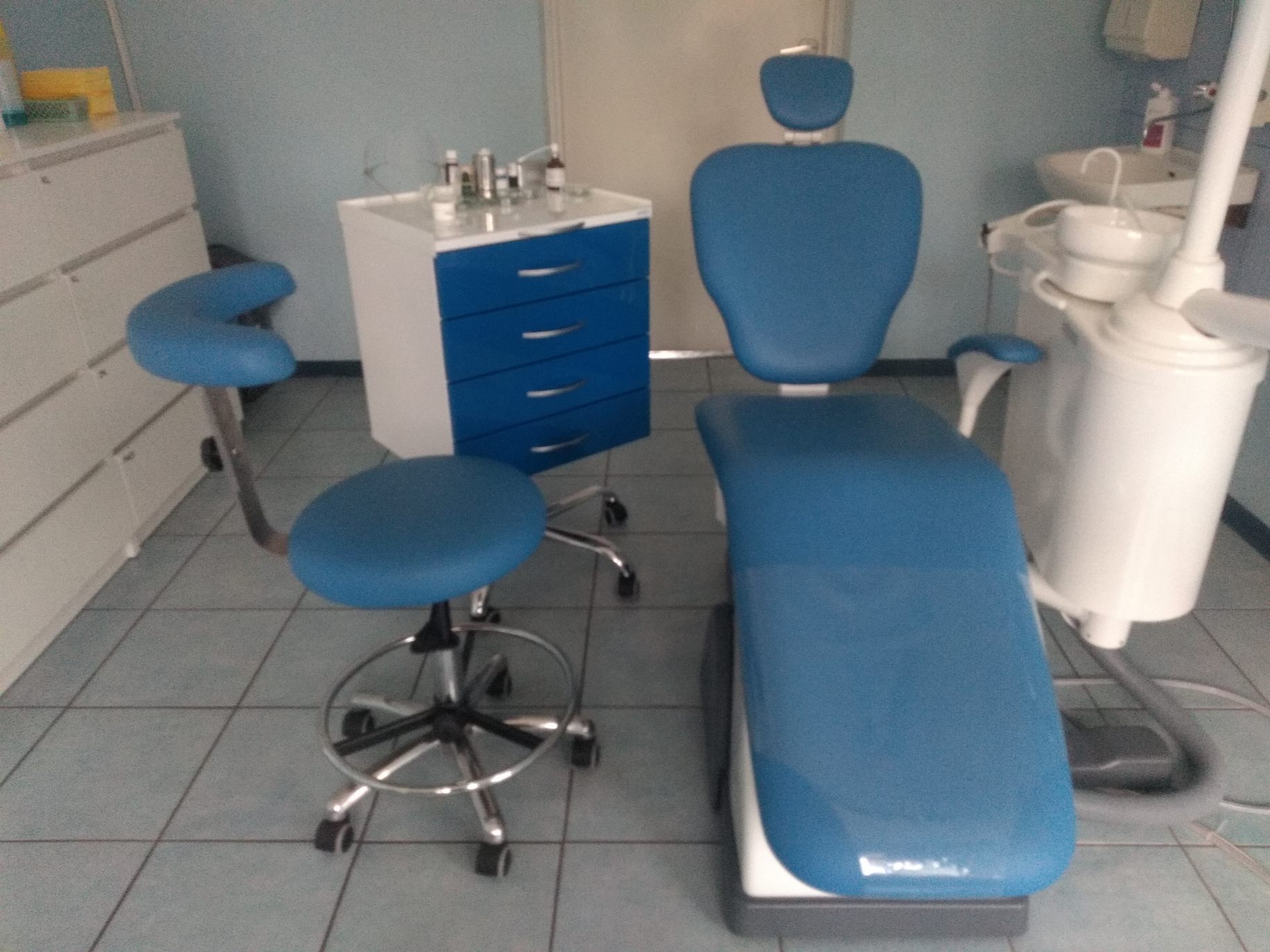 Fotel stomatologiczny dostosowany do wizyt na wózku GZOZ Ozorków
